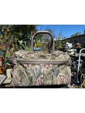 Vintage Saks Fifth avenue luggage/duffel bag